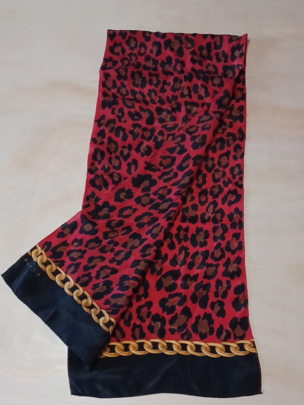 Echo Vintage Silk Oblong Scarf 50×10 Red Black Leapord Animal Print Gold Chain - Picture 10 of 11